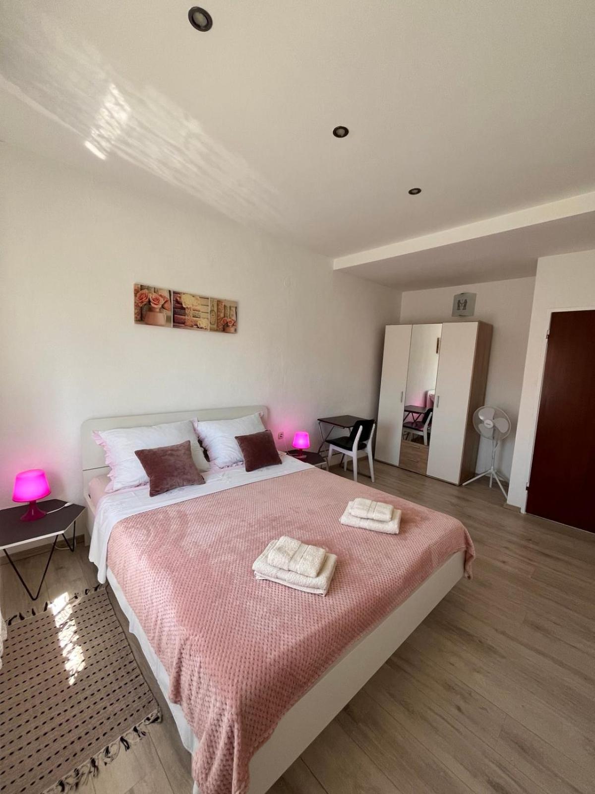 PUY Apartments Mirijana מראה חיצוני תמונה