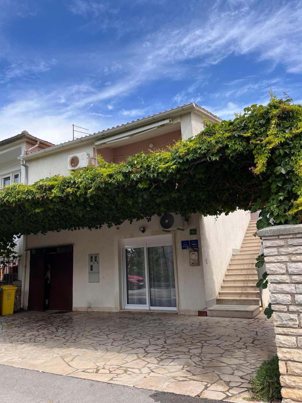 PUY Apartments Mirijana מראה חיצוני תמונה