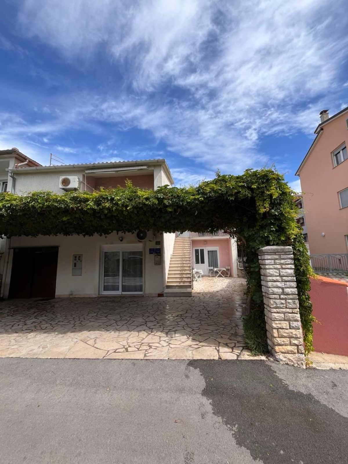 PUY Apartments Mirijana מראה חיצוני תמונה